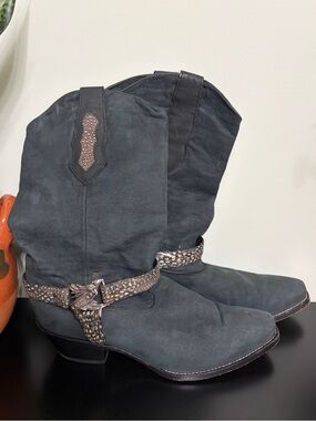 Vintage Angels Black Leather cowboy boots, harness w/ silvertone eagle,  8